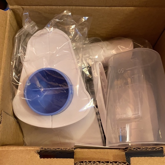 NWOT Garment Steamer - Picture 2 of 5